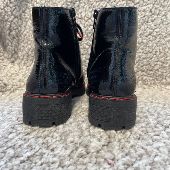 Rieker size 8 (39). Black patent leather there boot with red thread. - Picture 7 of 9